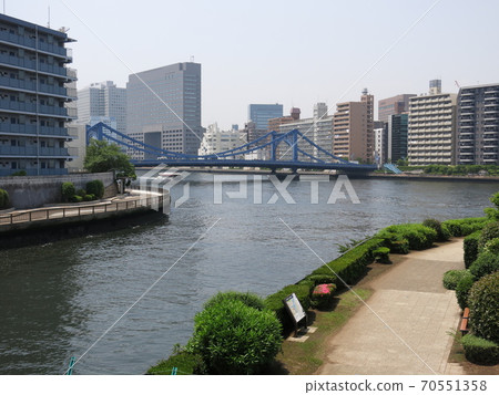 從江東區的Mannenbashi Kitazume看到的清洲橋(科隆視圖) 從江東區的Mannenbashi Kitazume看到的清洲橋(科隆視圖) 70551358