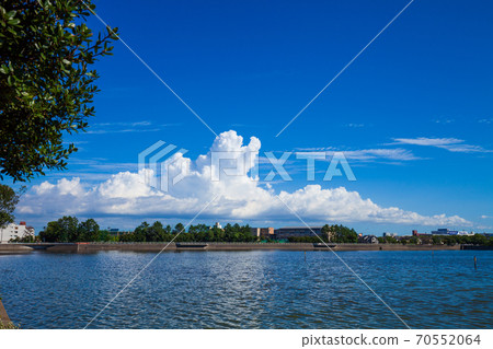 Yatsu Tidal Flat and Irido Cloud Yatsu Tidal Flat and Irido Cloud 70552064