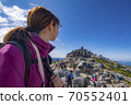 登山者在秋天的顏色去木曾小岳 70552401
