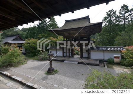 View of the tower gate from the main hall of Enjoji Temple 70552744
