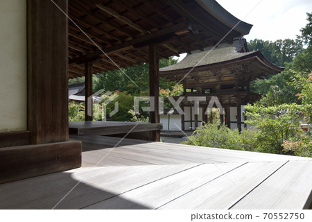 View of the tower gate from the main hall of Enjoji Temple 70552750