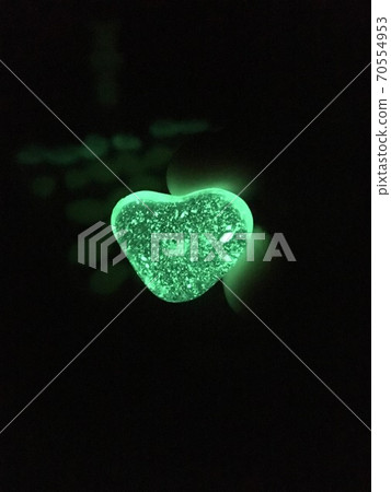 磷光材料的光線微弱 磷光材料的光線微弱 70554953