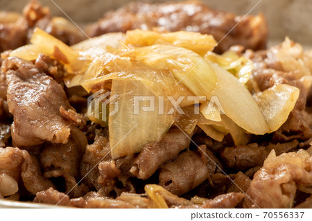 甜辣牛肉煮肉片(Misuji)。 甜辣牛肉煮肉片(Misuji)。 70556337