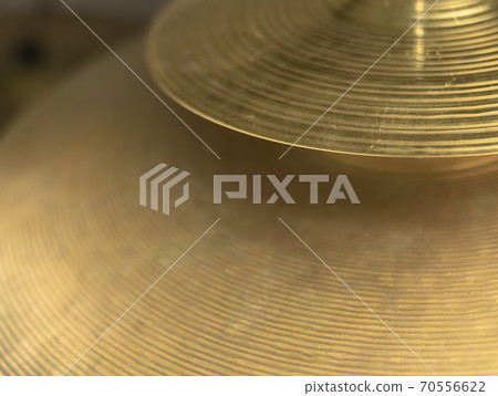 Two plates os a drum. Splash and Crash. 70556622