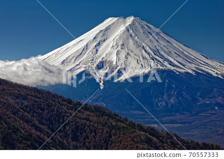 Mt. Fuji in early spring seen from Honjagamaru Mt. Fuji in early spring seen from Honjagamaru 70557333