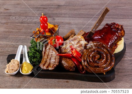 Grilled meat mix plate 70557523