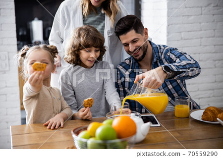 Portrait of happy family Portrait of happy family 70559290