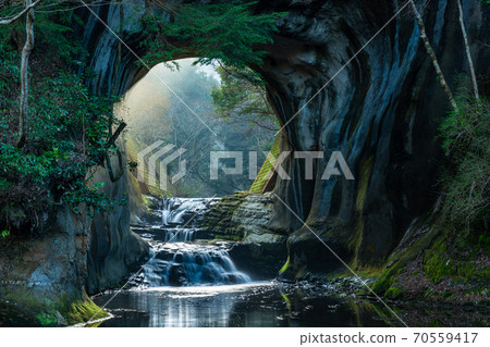 (Chiba Prefecture) Kameiwa Cave / Deep Groove Waterfall Kotobuki (Chiba Prefecture) Kameiwa Cave / Deep Groove Waterfall Kotobuki 70559417