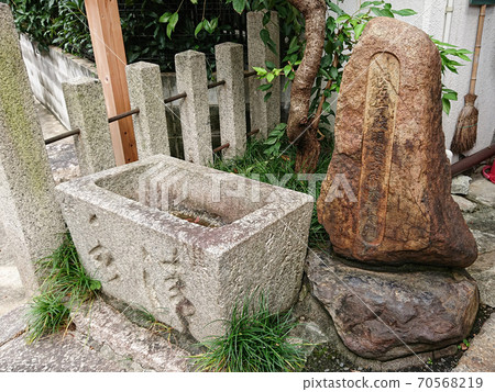 Dharma name written on Akechi Mitsuhide's mound along Shirakawa, Kyoto 70568219