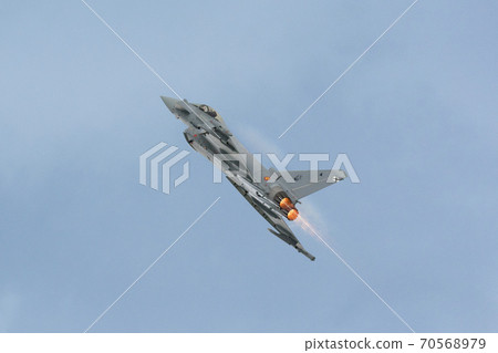 Spanish Air Force EF2000 Eurofighter rises 70568979