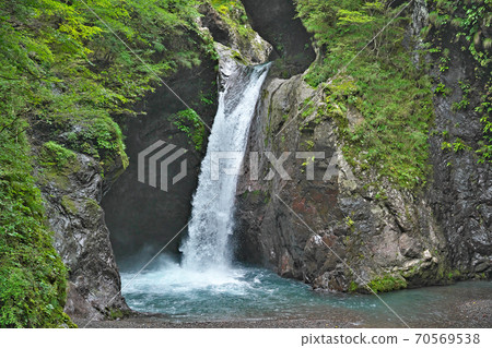 [Ogama Falls] Sawadani, Naka-cho, Naka-gun, Tokushima Prefecture 70569538