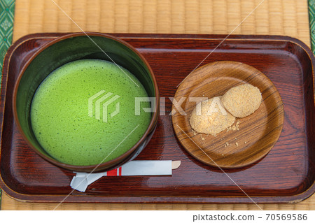 抹茶和日本糖果 70569586