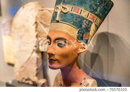 納芙蒂蒂半身的石膏模型,蘇格蘭國家博物館,英國愛丁堡 納芙蒂蒂半身的石膏模型,蘇格蘭國家博物館,英國愛丁堡 70570103