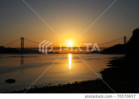 《Okayama Prefecture》 Scenery from Kusumi Nose, train crossing Seto Ohashi 70570657