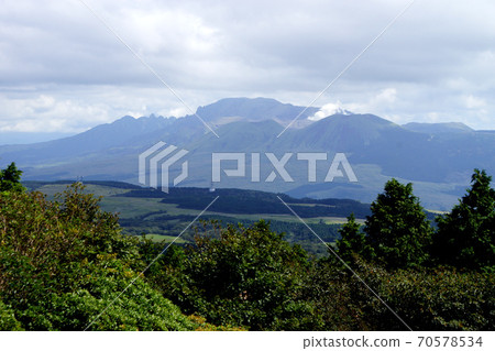 100 famous mountains in Kyushu "Kuradake" Family mountaineering and hiking popular mountaineering course 70578534