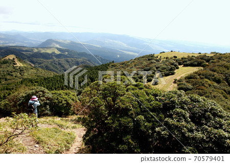 100 famous mountains in Kyushu "Kuradake" Family mountaineering and hiking popular mountaineering course 70579401