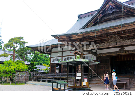 "Main Hall" of "Chusonji", a World Heritage Site in Hiraizumi, Iwate Prefecture 70580051