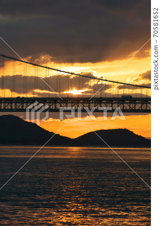 《Okayama Prefecture》 At dusk, Seto Ohashi seen from Kusumi nose 70581652