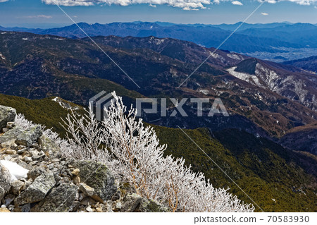 Mountain range of Daibosatsu seen from Mt. Kinpu in winter 70583930