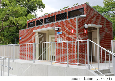 Osaka City Public Toilet 70589514
