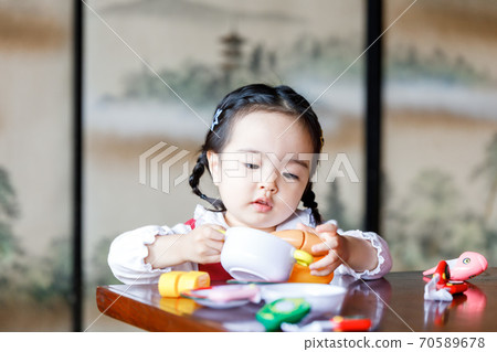 Daddy and cute girl living in the country Daddy and cute girl living in the country 70589678