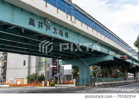 Suginami-ku, Tokyo) Takaido Hokurikubashi (intersection of Ring Road No. 8 and Inokashira-dori) 70592054