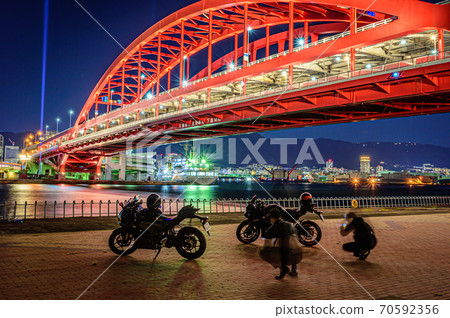 神戶大橋夜景，神戶觀光，騎自行車，剪影，十月初 70592356