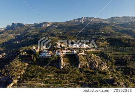 El Castell de Guadalest and surroundings El Castell de Guadalest and surroundings 70592858