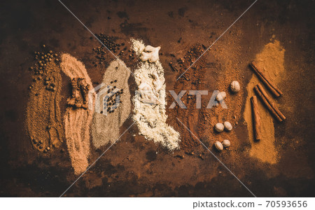 Turkish seven spice Yedi Bahar mix over dark 70593656