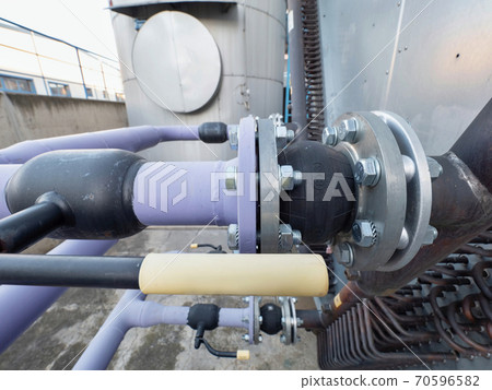 Flanges and ball valves  with vibration rubbery dampe 70596582