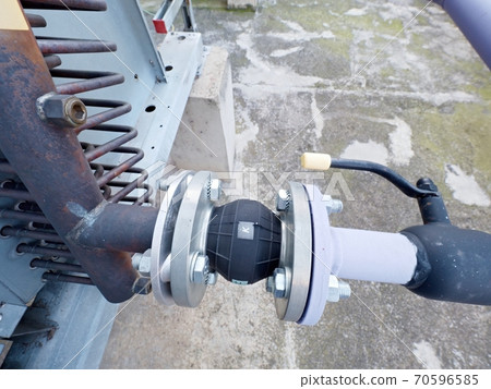 Flanges and ball valves with vibration rubbery dampe Flanges and ball valves with vibration rubbery dampe 70596585