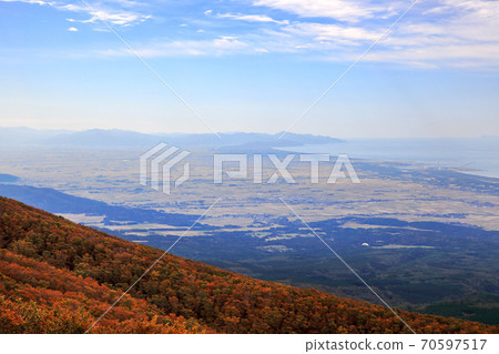 Mt. Chokai autumn leaves 70597517