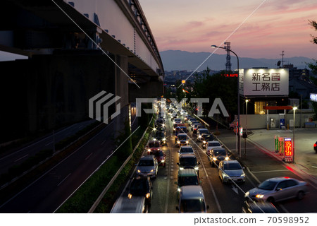 Dusk rush ・ Traffic congestion on the Osaka Central Circular Route Dusk rush ・ Traffic congestion on the Osaka Central Circular Route 70598952
