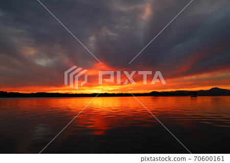 Mount Tsukuba sunset from Kasumigaura Mount Tsukuba sunset from Kasumigaura 70600161