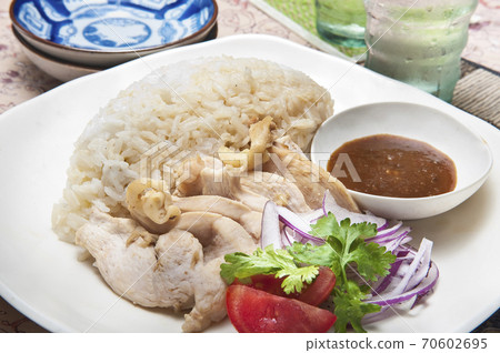 新加坡風格的雞飯 新加坡風格的雞飯 70602695