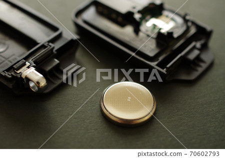 Car remote control keys and replacement batteries 70602793