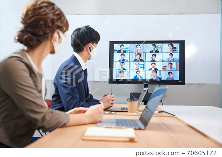 Online meeting Video meeting Video meeting Web meeting Remote work Remote telework Internal meeting 70605172