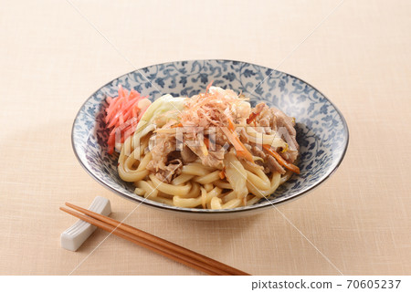 Yaki udon 70605237