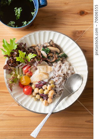 素食佛像碗 素食佛像碗 70606555