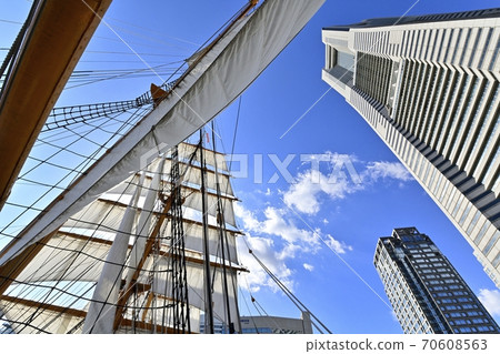 Sail Training Ship Nippon Maru's full sail exhibition sail and Yokohama Landmark Tower Sail Training Ship Nippon Maru's full sail exhibition sail and Yokohama Landmark Tower 70608563