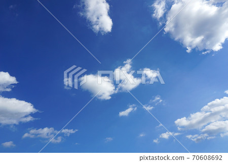 Clouds in the sky in autumn 70608692