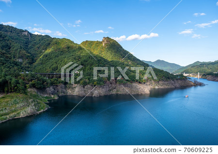 Autumn Yanba Lake Agatsuma and surrounding mountains View from Fudo Bridge 2020.10 j-1 70609225