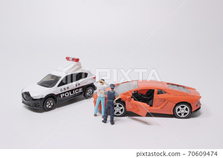 a Traffic accident, Scale police car model with figure a Traffic accident, Scale police car model with figure 70609474