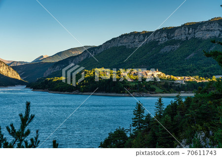 Lac de Castillon near Verdon River, Saint-Julien-du-Verdon, Provence, France Lac de Castillon near Verdon River, Saint-Julien-du-Verdon, Provence, France 70611743