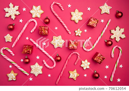 Christmas background with gingerbread cookies 70612054