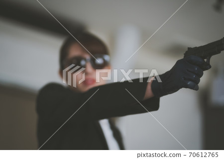 gun, female, lady 70612765