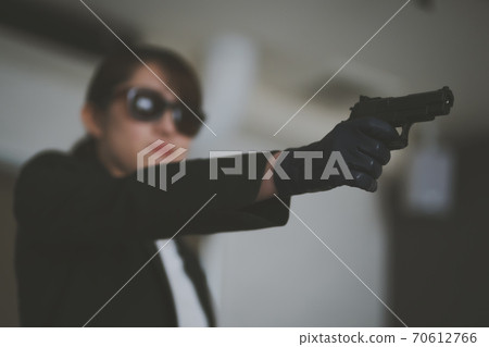 gun, female, lady 70612766
