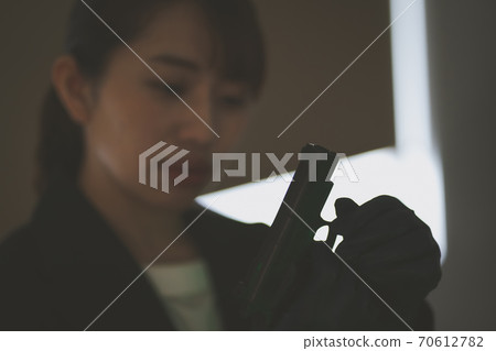 gun, female, lady 70612782