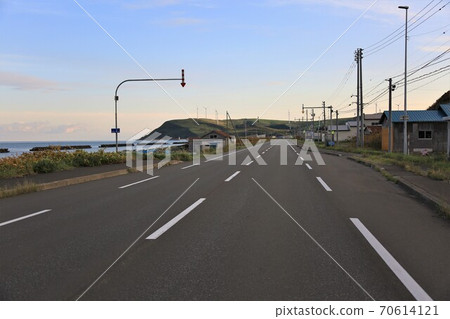 北海道風景名勝“國道238號，通往大豆角”（北海道若池市） 70614121