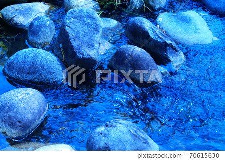 Color flow River transparent transparent (registered in October 2020) Maximum size: M Color flow River transparent transparent (registered in October 2020) Maximum size: M 70615630